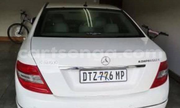 Acheter Occasion Voiture Mercedes‒Benz C–Class Blanc à Mbabane, Manzini Acheter Occasion Voiture Mercedes‒Benz C–Class Blanc à Mbabane, Manzini