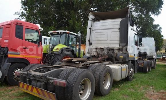 Buy Used Mercedes‒Benz 2644 White Truck in Mbabane in Manzini Buy Used Mercedes‒Benz 2644 White Truck in Mbabane in Manzini