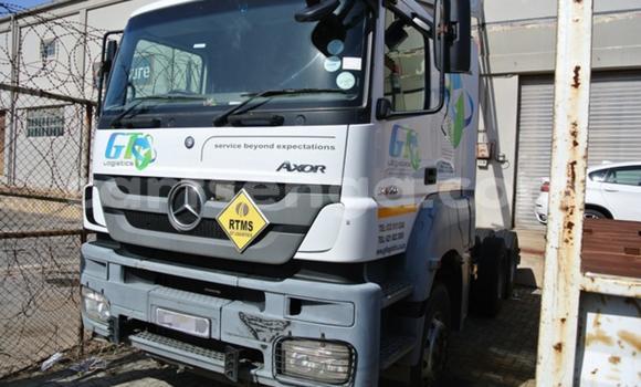 Buy Used Mercedes‒Benz 3331 White Truck in Mbabane in Manzini Buy Used Mercedes‒Benz 3331 White Truck in Mbabane in Manzini