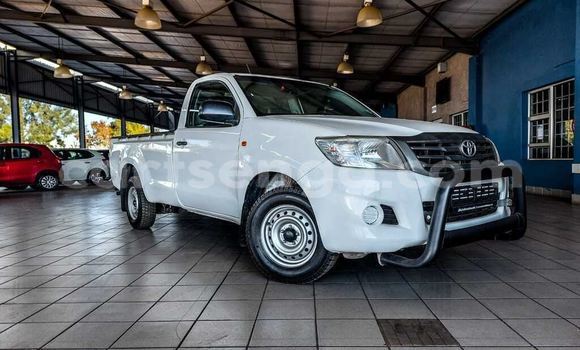 Buy Used Toyota Hilux White Car in Ezulwini in Hhohho