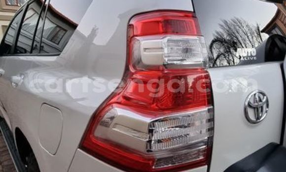 Nunua Ilio tumika Toyota Prado White Gari ndani ya Mbabane nchini Manzini Nunua Ilio tumika Toyota Prado White Gari ndani ya Mbabane nchini Manzini