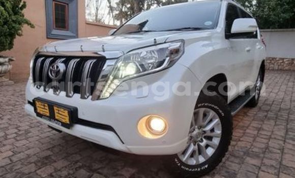 Nunua Ilio tumika Toyota Prado White Gari ndani ya Mbabane nchini Manzini Nunua Ilio tumika Toyota Prado White Gari ndani ya Mbabane nchini Manzini
