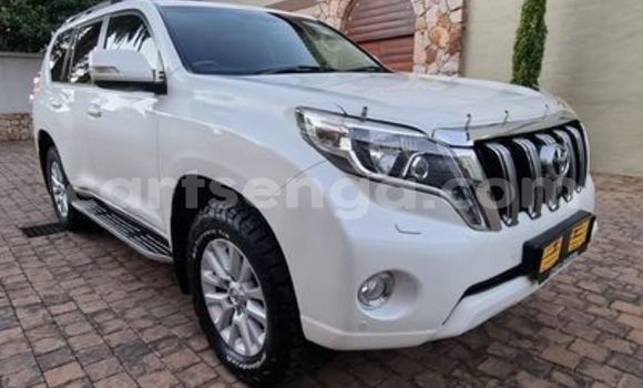 Nunua Ilio tumika Toyota Prado White Gari ndani ya Mbabane nchini Manzini Nunua Ilio tumika Toyota Prado White Gari ndani ya Mbabane nchini Manzini
