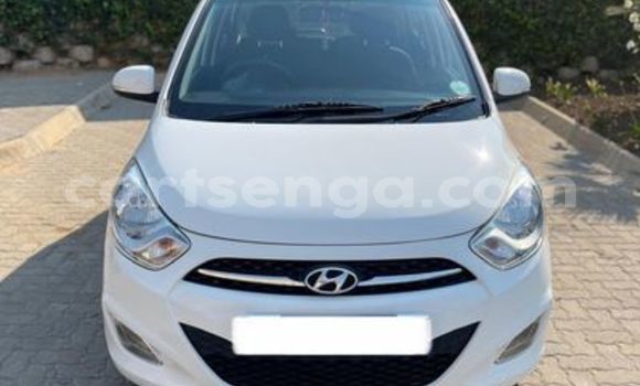Nunua Ilio tumika Hyundai i10 White Gari ndani ya Big Bend nchini Lubombo