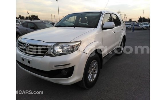 Buy Import Toyota Fortuner White Car in Import - Dubai in Hhohho Buy Import Toyota Fortuner White Car in Import - Dubai in Hhohho