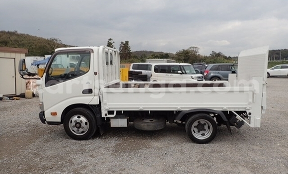 Acheter Occasion Utilitaire Toyota Dyna Blanc à Big Bend, Lubombo District Acheter Occasion Utilitaire Toyota Dyna Blanc à Big Bend, Lubombo District