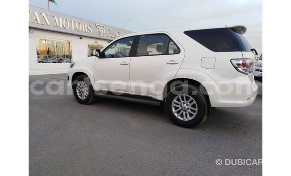 Buy Import Toyota Fortuner White Car in Import - Dubai in Hhohho Buy Import Toyota Fortuner White Car in Import - Dubai in Hhohho