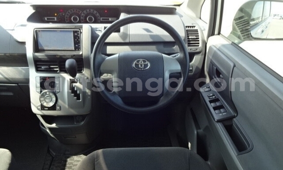 Nunua Ilio tumika Toyota Noah Silver Gari ndani ya Big Bend nchini Wilaya ya Lubombo Nunua Ilio tumika Toyota Noah Silver Gari ndani ya Big Bend nchini Wilaya ya Lubombo