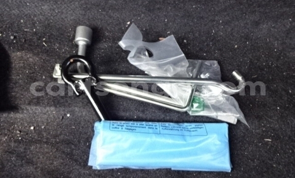 Nunua Ilio tumika Toyota Noah Silver Gari ndani ya Big Bend nchini Wilaya ya Lubombo Nunua Ilio tumika Toyota Noah Silver Gari ndani ya Big Bend nchini Wilaya ya Lubombo