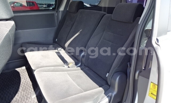 Nunua Ilio tumika Toyota Noah Silver Gari ndani ya Big Bend nchini Wilaya ya Lubombo Nunua Ilio tumika Toyota Noah Silver Gari ndani ya Big Bend nchini Wilaya ya Lubombo