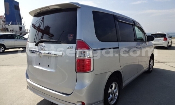 Nunua Ilio tumika Toyota Noah Silver Gari ndani ya Big Bend nchini Wilaya ya Lubombo Nunua Ilio tumika Toyota Noah Silver Gari ndani ya Big Bend nchini Wilaya ya Lubombo