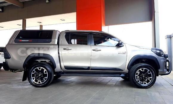 Nunua Ilio tumika Toyota Hilux Silver Gari ndani ya Bulembu nchini Hhohho Nunua Ilio tumika Toyota Hilux Silver Gari ndani ya Bulembu nchini Hhohho