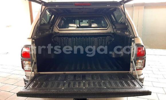 Nunua Ilio tumika Toyota Hilux Silver Gari ndani ya Bulembu nchini Hhohho Nunua Ilio tumika Toyota Hilux Silver Gari ndani ya Bulembu nchini Hhohho