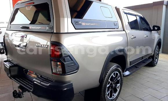 Nunua Ilio tumika Toyota Hilux Silver Gari ndani ya Bulembu nchini Hhohho Nunua Ilio tumika Toyota Hilux Silver Gari ndani ya Bulembu nchini Hhohho