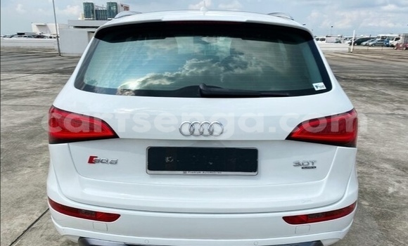 Nunua Ilio tumika Audi SQ5 White Gari ndani ya Big Bend nchini Lubombo Nunua Ilio tumika Audi SQ5 White Gari ndani ya Big Bend nchini Lubombo