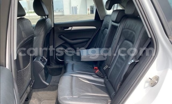 Nunua Ilio tumika Audi SQ5 White Gari ndani ya Big Bend nchini Lubombo Nunua Ilio tumika Audi SQ5 White Gari ndani ya Big Bend nchini Lubombo