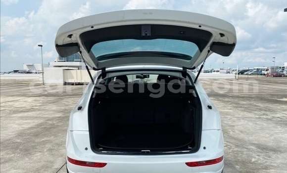 Nunua Ilio tumika Audi SQ5 White Gari ndani ya Big Bend nchini Lubombo Nunua Ilio tumika Audi SQ5 White Gari ndani ya Big Bend nchini Lubombo