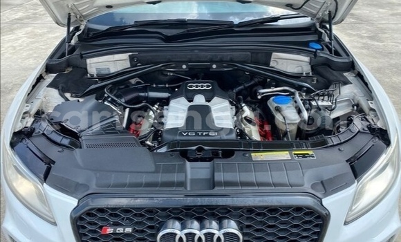 Nunua Ilio tumika Audi SQ5 White Gari ndani ya Big Bend nchini Lubombo Nunua Ilio tumika Audi SQ5 White Gari ndani ya Big Bend nchini Lubombo