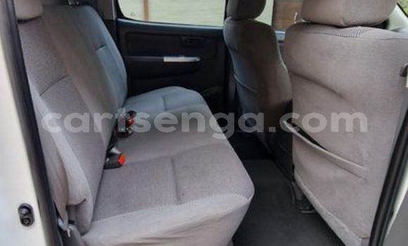 Buy Used Toyota Hilux White Car in Ezulwini in Hhohho Buy Used Toyota Hilux White Car in Ezulwini in Hhohho