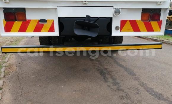 Nunua Ilio tumika Nissan UD White Lori ndani ya Big Bend nchini Lubombo Nunua Ilio tumika Nissan UD White Lori ndani ya Big Bend nchini Lubombo