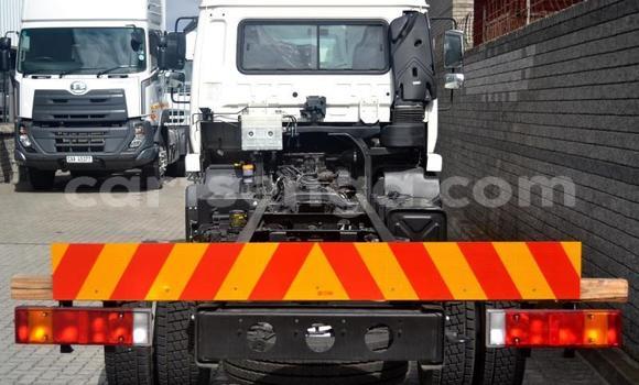 Nunua Ilio tumika Nissan UD White Lori ndani ya Big Bend nchini Lubombo Nunua Ilio tumika Nissan UD White Lori ndani ya Big Bend nchini Lubombo