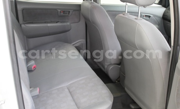 Buy Used Toyota Hilux Silver Car in Bhunya in Manzini Buy Used Toyota Hilux Silver Car in Bhunya in Manzini