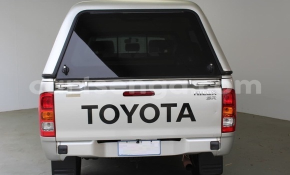 Buy Used Toyota Hilux Silver Car in Bhunya in Manzini Buy Used Toyota Hilux Silver Car in Bhunya in Manzini