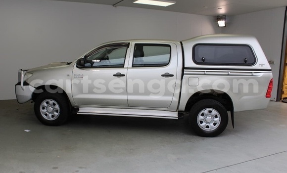 Buy Used Toyota Hilux Silver Car in Bhunya in Manzini Buy Used Toyota Hilux Silver Car in Bhunya in Manzini