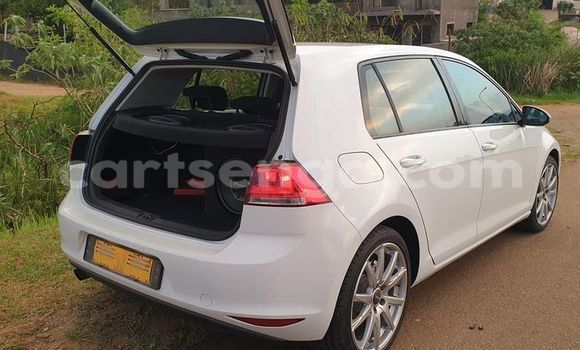 Nunua Ilio tumika Volkswagen Golf White Gari ndani ya Manzini nchini Manzini Nunua Ilio tumika Volkswagen Golf White Gari ndani ya Manzini nchini Manzini