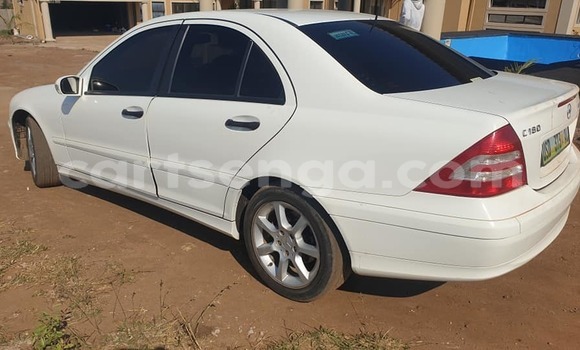 Nunua Ilio tumika Mercedes-Benz C-Classe White Gari ndani ya Manzini nchini Manzini Nunua Ilio tumika Mercedes-Benz C-Classe White Gari ndani ya Manzini nchini Manzini