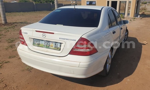 Nunua Ilio tumika Mercedes-Benz C-Classe White Gari ndani ya Manzini nchini Manzini Nunua Ilio tumika Mercedes-Benz C-Classe White Gari ndani ya Manzini nchini Manzini