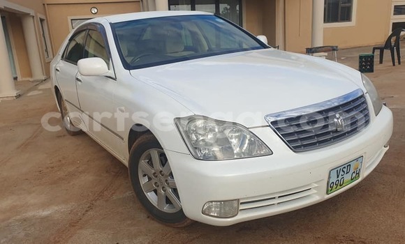 Buy Used Toyota Crown White Car in Manzini in Manzini