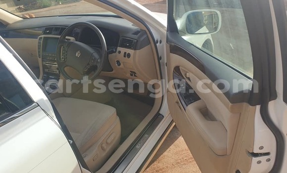 Nunua Ilio tumika Toyota Crown White Gari ndani ya Manzini nchini Manzini Nunua Ilio tumika Toyota Crown White Gari ndani ya Manzini nchini Manzini