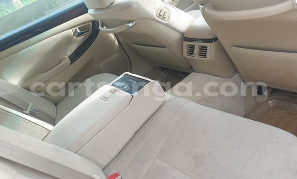 Nunua Ilio tumika Toyota Crown White Gari ndani ya Manzini nchini Manzini Nunua Ilio tumika Toyota Crown White Gari ndani ya Manzini nchini Manzini