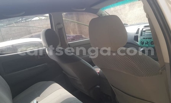 Nunua Ilio tumika Toyota Hilux White Gari ndani ya Manzini nchini Manzini Nunua Ilio tumika Toyota Hilux White Gari ndani ya Manzini nchini Manzini