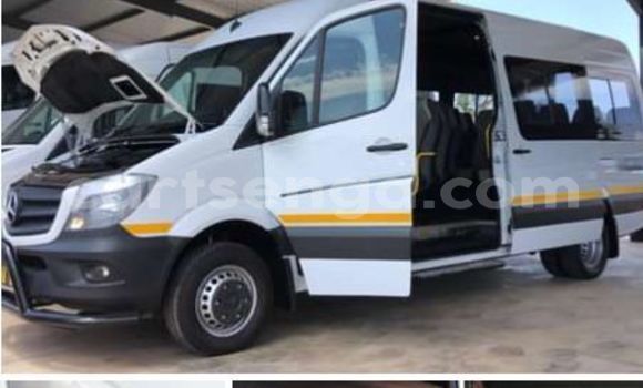 Buy Used Mercedes Viano White Car in Ezulwini in Hhohho