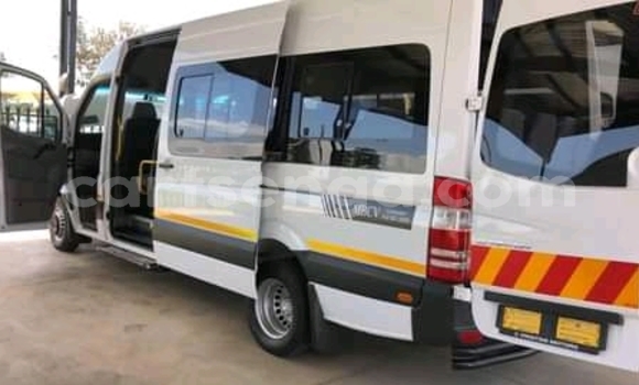 Buy Used Mercedes Viano White Car in Ezulwini in Hhohho Buy Used Mercedes Viano White Car in Ezulwini in Hhohho