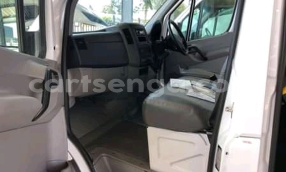 Buy Used Mercedes Viano White Car in Ezulwini in Hhohho Buy Used Mercedes Viano White Car in Ezulwini in Hhohho