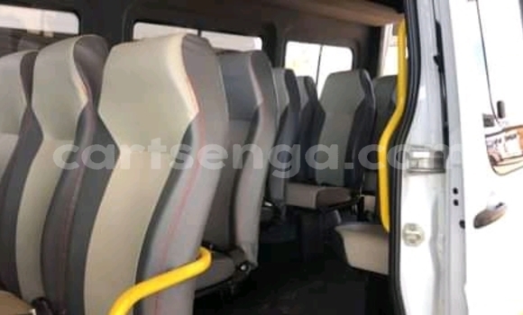 Buy Used Mercedes Viano White Car in Ezulwini in Hhohho Buy Used Mercedes Viano White Car in Ezulwini in Hhohho