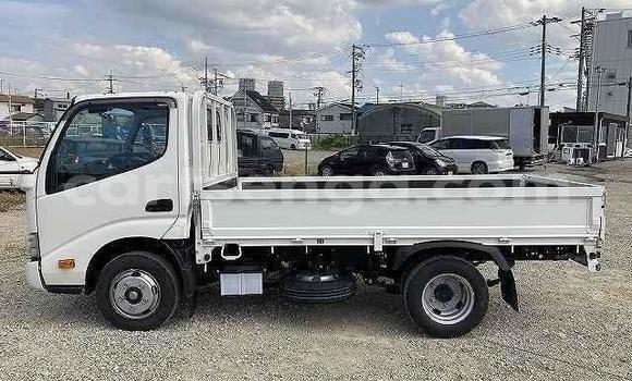 Buy Used Toyota Dyna White Car in Mbabane in Manzini Buy Used Toyota Dyna White Car in Mbabane in Manzini