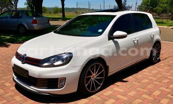 Buy Used Volkswagen Golf GTI White Car in Ezulwini in Hhohho