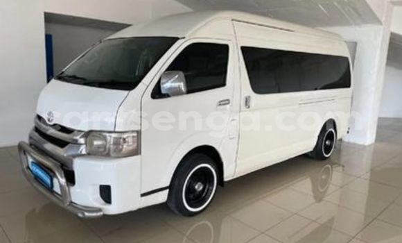 Nunua Ilio tumika Toyota Hiace White Gari ndani ya Ezulwini nchini Hhohho