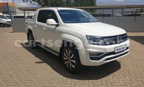 Nunua Ilio tumika Volkswagen Amarok White Gari ndani ya Ezulwini nchini Hhohho Nunua Ilio tumika Volkswagen Amarok White Gari ndani ya Ezulwini nchini Hhohho