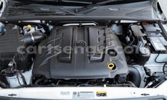 Nunua Ilio tumika Volkswagen Amarok White Gari ndani ya Ezulwini nchini Hhohho Nunua Ilio tumika Volkswagen Amarok White Gari ndani ya Ezulwini nchini Hhohho