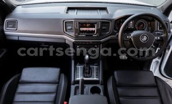 Nunua Ilio tumika Volkswagen Amarok White Gari ndani ya Ezulwini nchini Hhohho Nunua Ilio tumika Volkswagen Amarok White Gari ndani ya Ezulwini nchini Hhohho