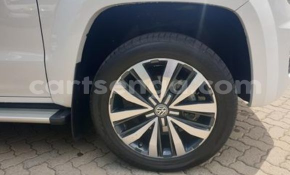 Nunua Ilio tumika Volkswagen Amarok White Gari ndani ya Ezulwini nchini Hhohho Nunua Ilio tumika Volkswagen Amarok White Gari ndani ya Ezulwini nchini Hhohho