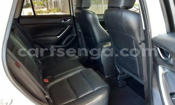 Nunua Ilio tumika Mazda CX-5 White Gari ndani ya Ezulwini nchini Hhohho Nunua Ilio tumika Mazda CX-5 White Gari ndani ya Ezulwini nchini Hhohho