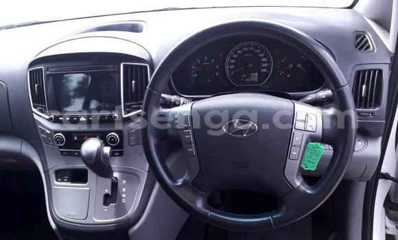 Buy Used Hyundai H1 White Car in Ezulwini in Hhohho Buy Used Hyundai H1 White Car in Ezulwini in Hhohho