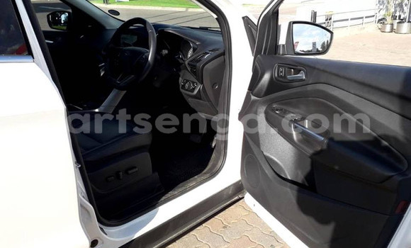 Buy Used Hyundai H1 White Car in Ezulwini in Hhohho Buy Used Hyundai H1 White Car in Ezulwini in Hhohho