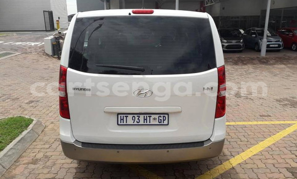 Buy Used Hyundai H1 White Car in Ezulwini in Hhohho Buy Used Hyundai H1 White Car in Ezulwini in Hhohho